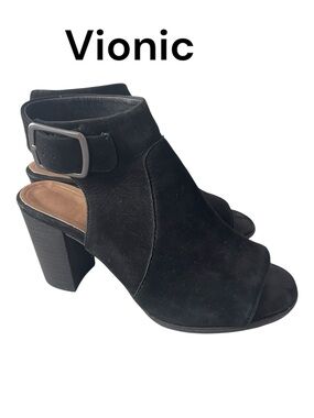 Heel Height-3 1/2 inches